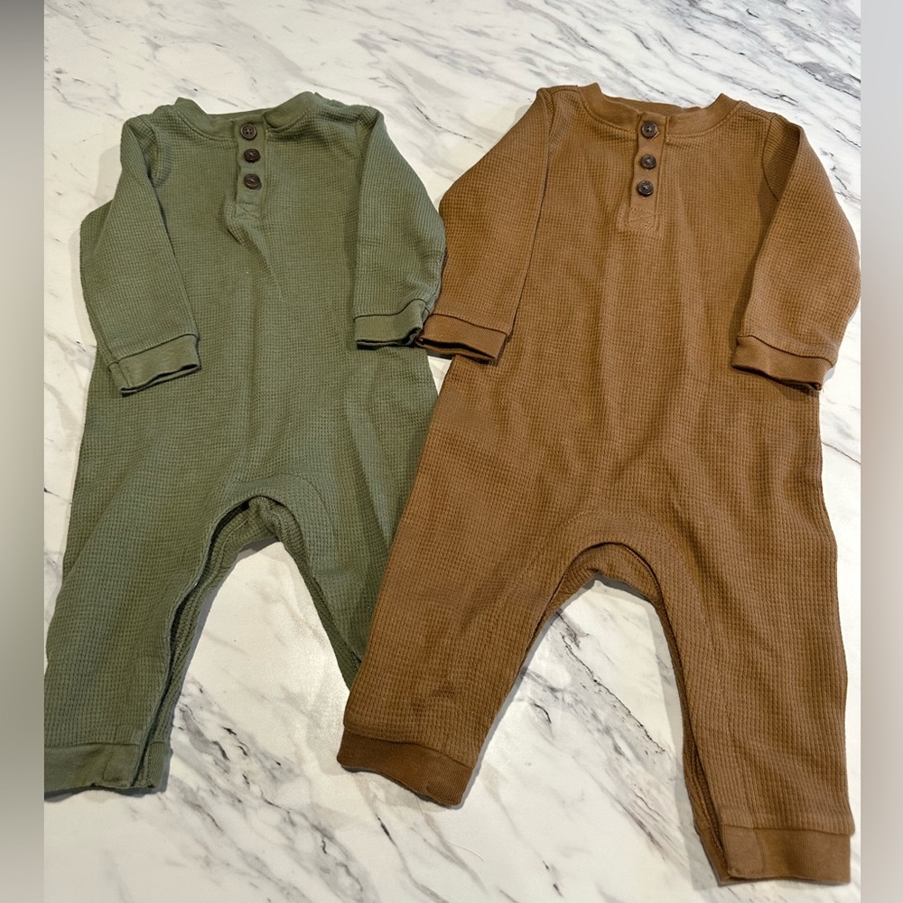 EUC Old Navy Outfits 3-6 months Green and Brown